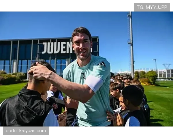 弗拉霍维奇：从潜力中锋到亿元先生的巅峰期成长解析