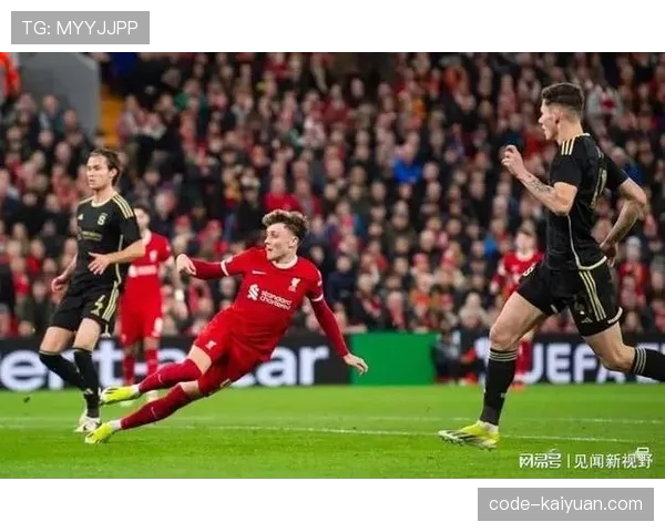 斯科尔斯回撤接应主导中场，连续关键战传球调度压制对手